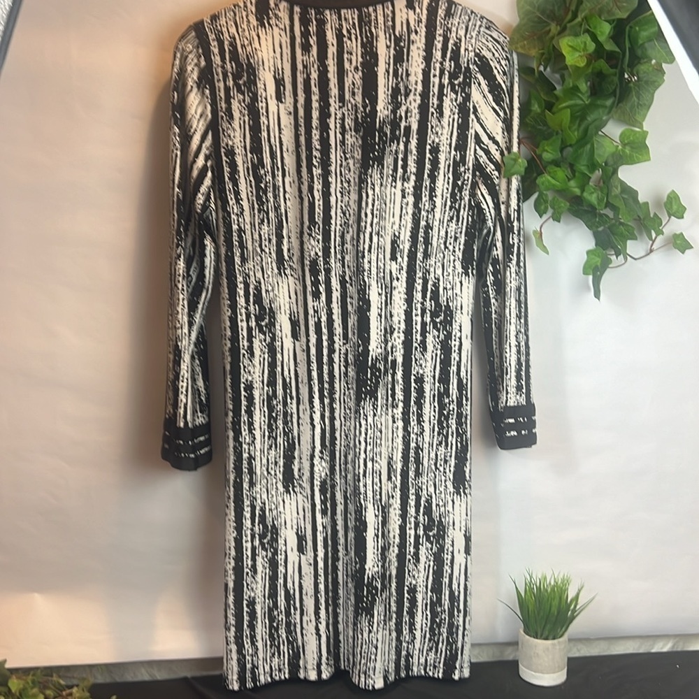 Calesas Black and White Knit Dress - Picture 6 of 7